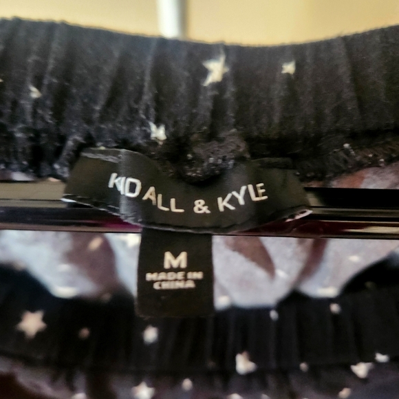 KENDALL & KYLIE Star Design  Crop Top - Great Condition!! - Picture 3 of 3